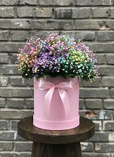 Цветочная композиция из Гипсофила и Розы в шляпной коробке в Больших Березниках