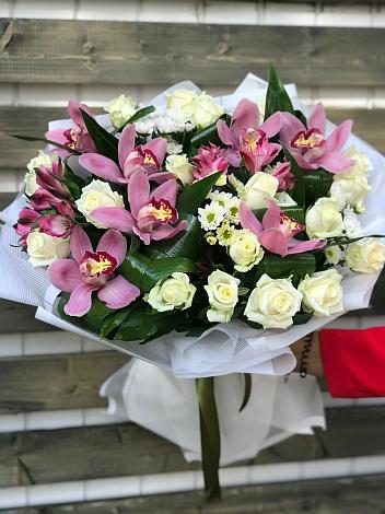 Букет цветов из: Розы и Хризантемы в Больших Березниках
