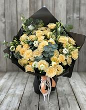Букет цветов из:  Розы и Лизиантусы в Больших Березниках