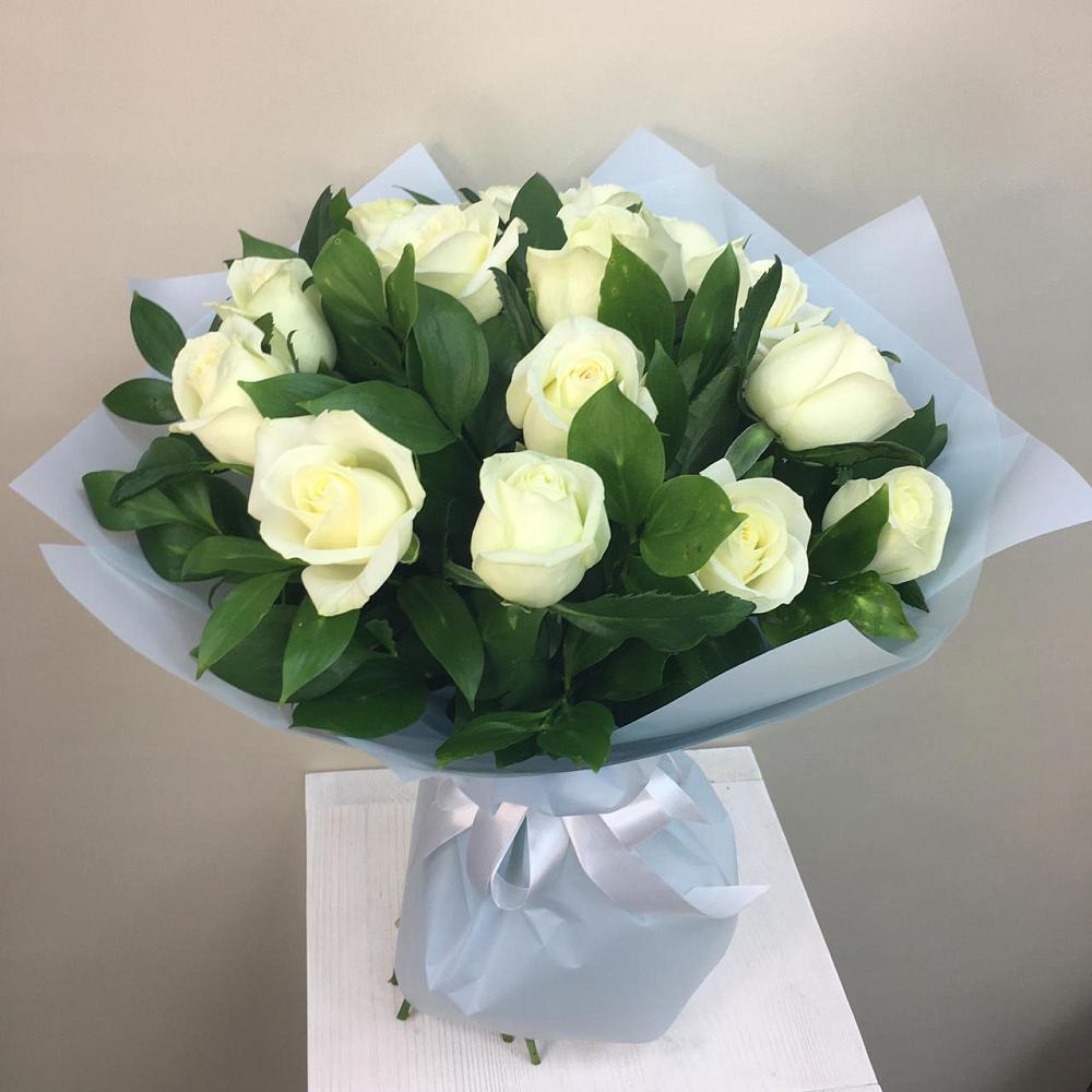 Букет 15 Белых роз Проуд в Больших Березниках