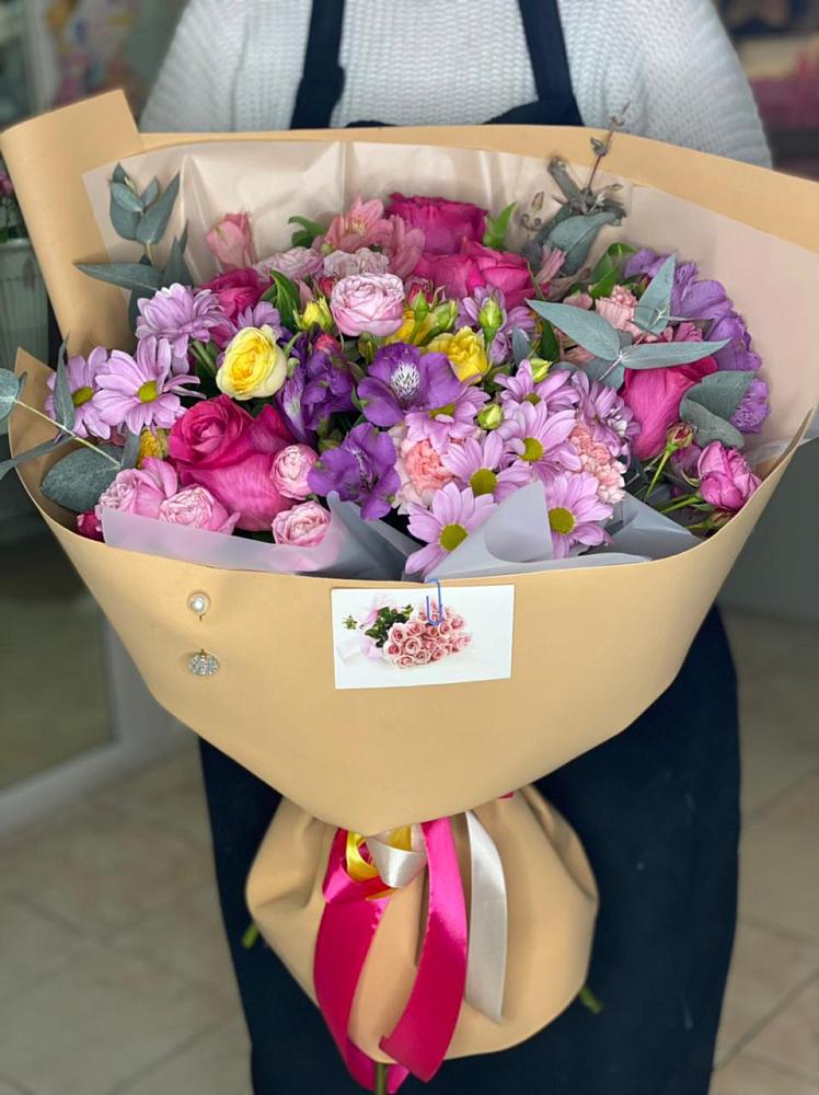 Букет цветов из: Хризантемы, Гвоздики и Альстромерии в Больших Березниках