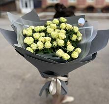 Букет Белые кустовые розы Солинеро в Больших Березниках