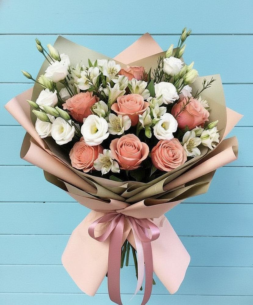 Букет цветов из: Розы, Альстромерии и Лизиантусы в Больших Березниках