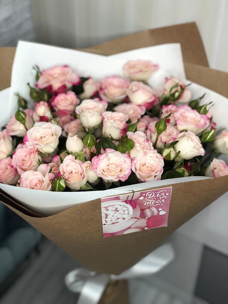 Букет цветов из: Розы в Больших Березниках