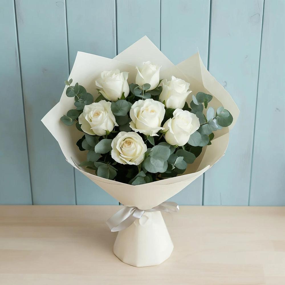 Букет Белые розы в Эвкалипте в Больших Березниках