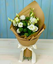 Букет цветов из:  Хризантемы и Лизиантусы в Больших Березниках