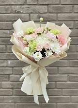 Букет цветов из:  Гвоздики, Розы, Лизиантусы и Хризантемы в Больших Березниках