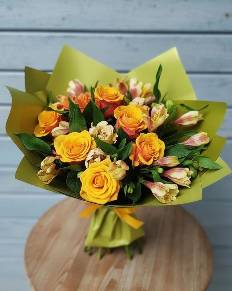 Букет цветов из: Альстромерии и Розы в Больших Березниках