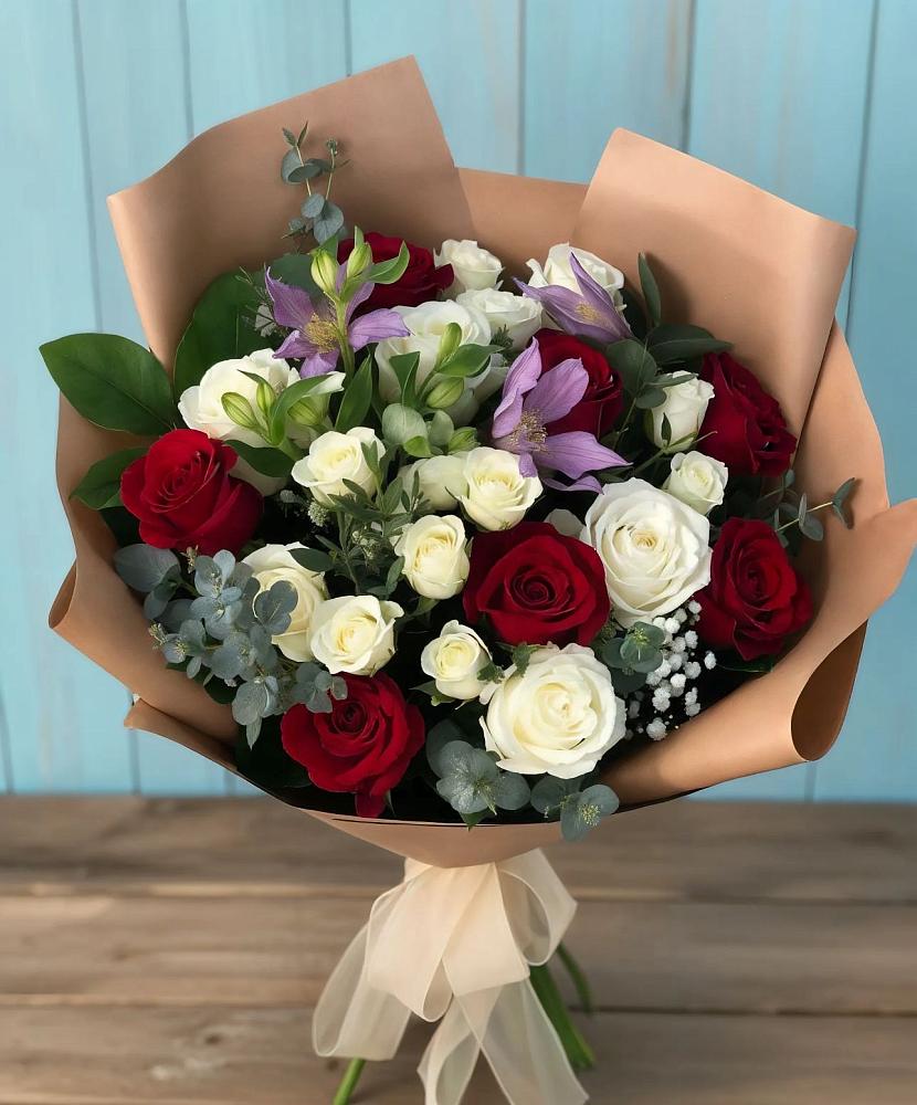 Букет цветов из: Розы и Альстромерии в Больших Березниках