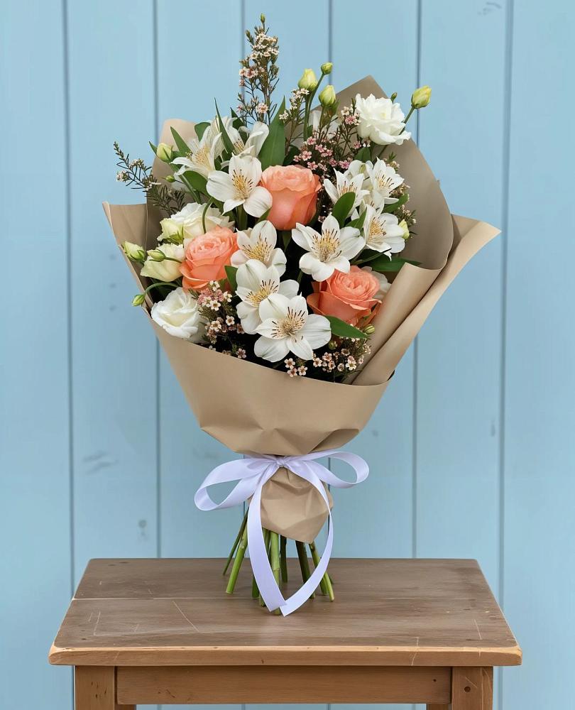 Букет цветов из: Альстромерии, Лизиантусы, Розы и Хризантемы в Больших Березниках